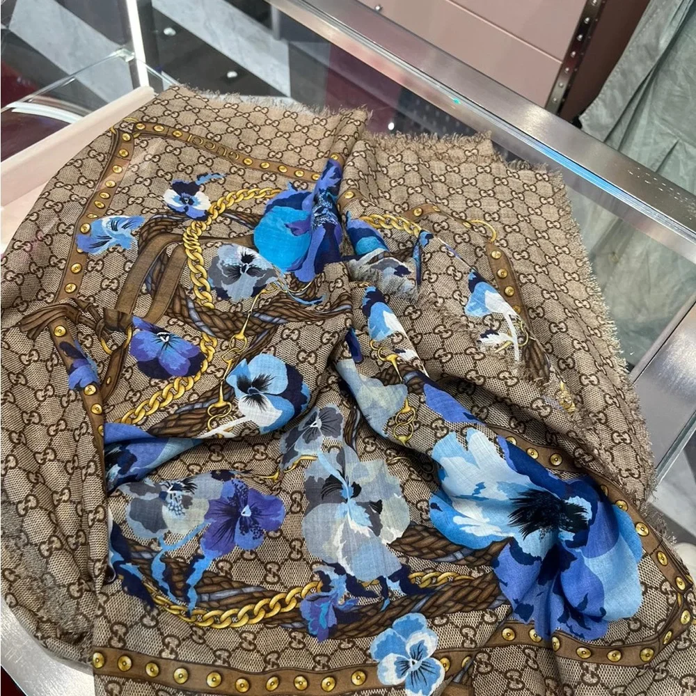 Gucci Best seller Scarf - Picture 1 of 1